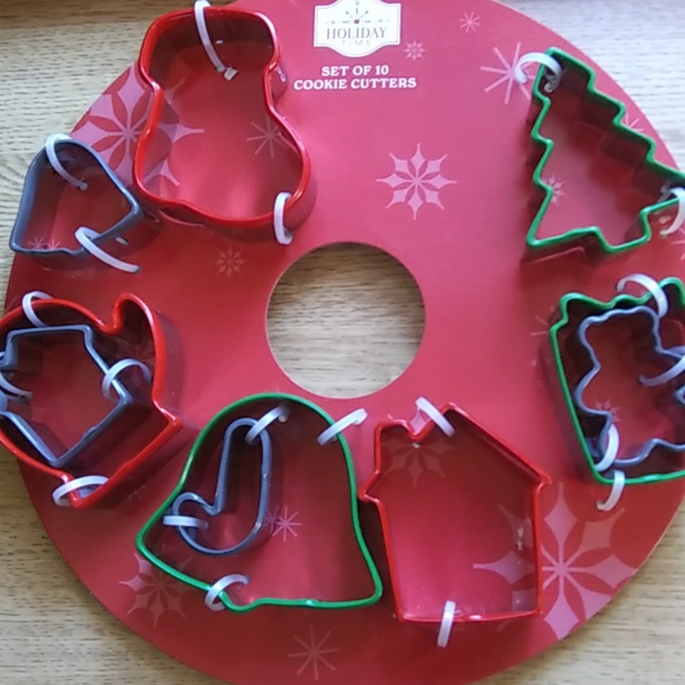 Brand New HOLIDAY TIME 10pc Cookie Cutters